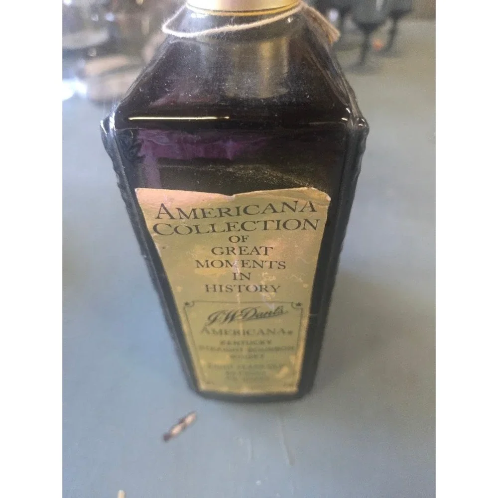 JW Dant Americana Collection The Alamo Decanter Purple Amethyst Glass Bottle '69